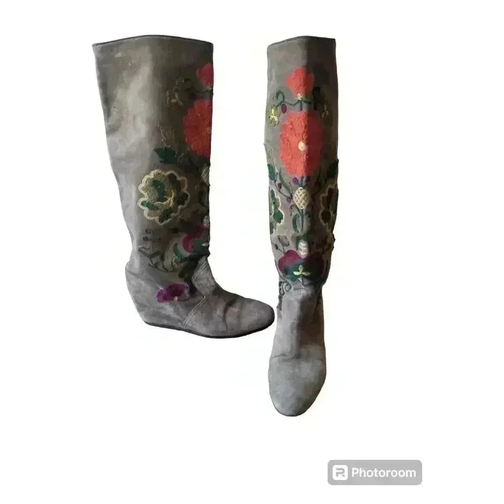 Anthropologie Maliparmi Beige Grey Floral Embroidered Wedge Boots Pull On Size